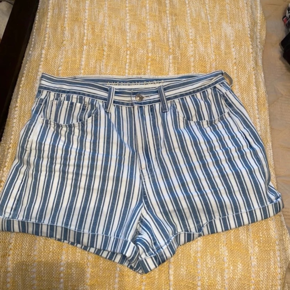 American Eagle Mom Short